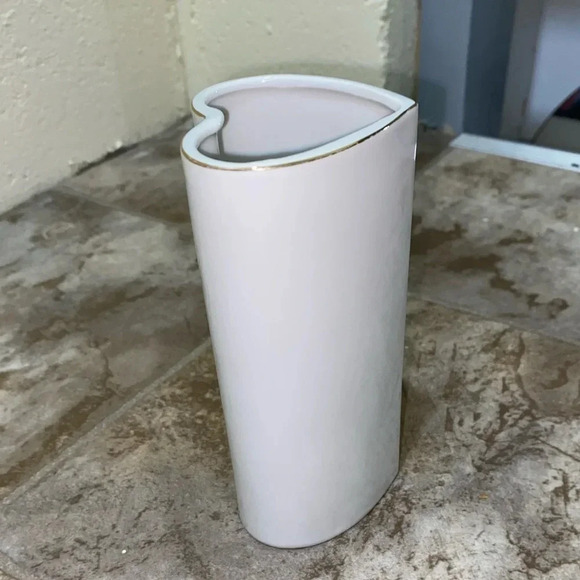 Homemade UFC Brand White Heart Shaped Vase Made in 1982 Japan with Gold Rim Rare - Picture 10 of 13